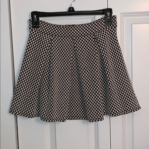NWOT Black & white Gingham pattern pleated skirt!